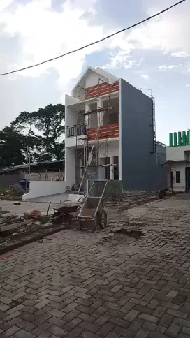 Jasa  tukang/ harian/borongan/kolam/kitchen set/pembuatan rumah/plapon
