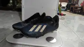 Sepatu Bola Adidas X