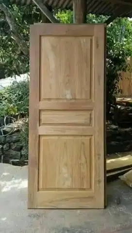Pintu minimalis jati