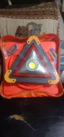 Lampu emergency segitiga mobil + Corong