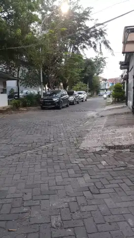 DIJUAL RUMAH TUA HITUNG TANAH SAJA TAMAN PALEM LESTARI JAKARTA BARAT