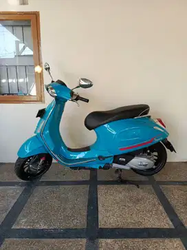 Dijual vespa sprint i-get 150 cc abs warna blue audes.