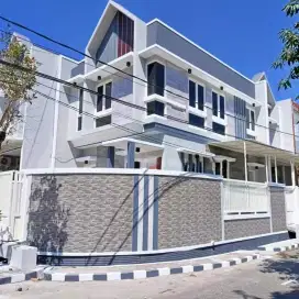 (Dekat UBAYA)Rumah Cantik Scandinavian Style Tenggilis Surabaya