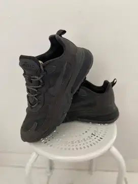 Nike Air Max 270 React