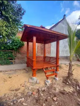 Gazebo kayu jati ukuran 2 x 2 meter