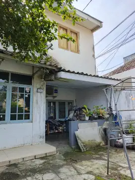 RUMAH HITUNG TANAH DI JALAN ACEH BANDUNG