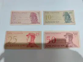 Koleksi 11 lembar uang kuno