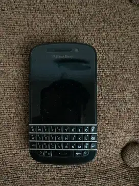 Blackberry Q10 warna hitam second