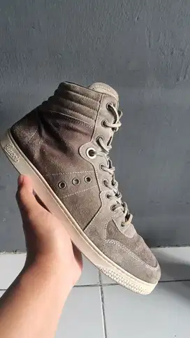 Sepatu gucci kulit suede