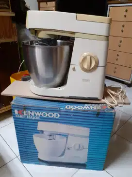 KENWOOD Stand Mixer Pengaduk Adonan (include Aksesoris Lengkap)