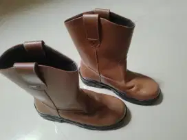 Sepatu Safety Kulit