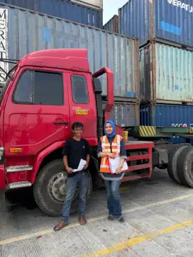 Penyewaan mobil kontainer