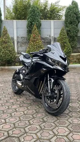 Kawasaki ZX-25R Black