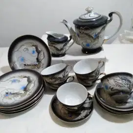 Tea Set kuno antik warna hitam gambar naga timbul, usia 100tahun lebih