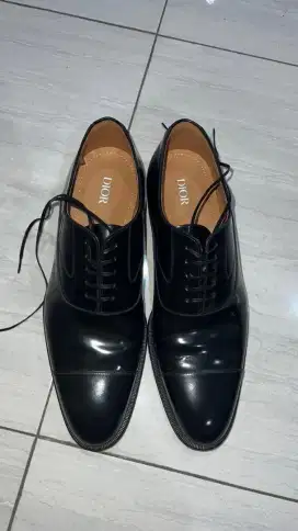 Preloved Sepatu DIOR