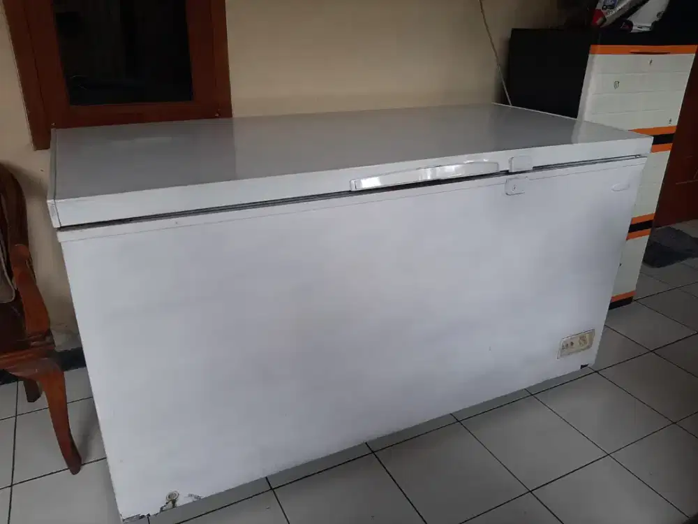 Dijual Frezer Kapasitas 600L Second