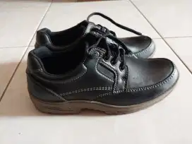 Sepatu boot pria