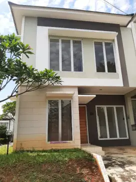 Jual Rumah Hoek Cantik di Casa 39 Cibubur.