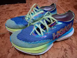 Sepatu Carbon Running Hoka Cielo X1 Size 42 2/3