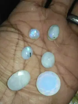 1Paket Batu Moonstone/Biduri Bulan 1 Paket.