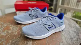 Sepatu running new balance original resmi