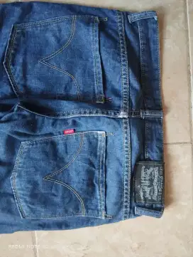 levis anak preloved