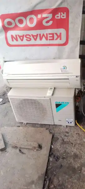 AC Midea 0,5 pk Normal Masih Gres dan Orisinil