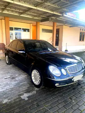 Rental /sewa mobil mercedes mercy