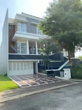 Rumah 3 lantai full furnish Emerald Cove Summarecon Serpong