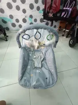 Tempat tidur Bayi Ayun otomatis elektrik