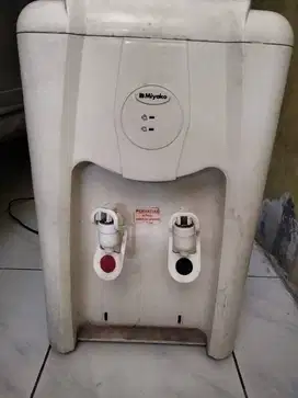 Dijual Dispenser panas dan dingin serta awet