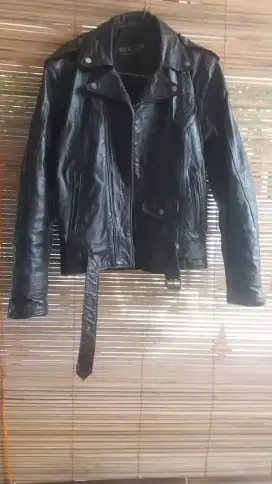 di jual jaket kulit ori size S (Leather) mode RAMONES (NET)