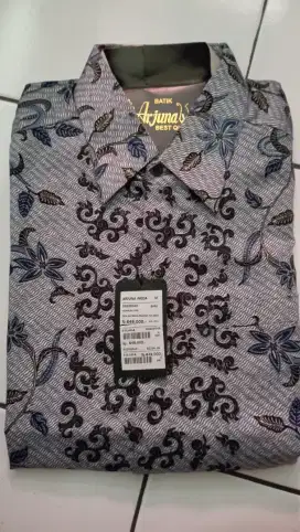 Arjuna weda ori,size m,kondisi baru,jual 400k