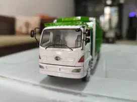 Miniatur Truk Bak skala 1:50 (WARU)