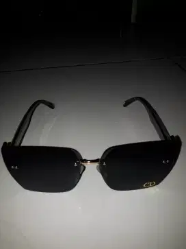 DIJUAL KACAMATA CRISTIAN DIOR ORI, 300K NEGO !!