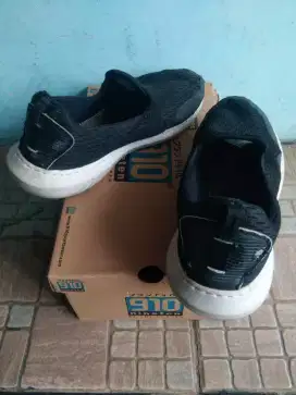 sepatu slip on 910 ori