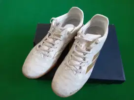 Sepatu futsal EUR. 40 / 25,7 cm MILLS
