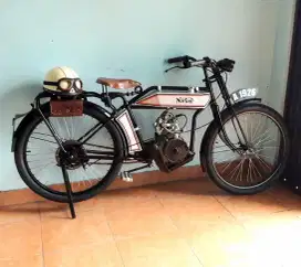 Decor sepeda motor modif roundtank norton retro antik vintage lawas