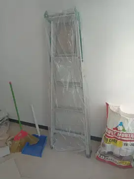 Tangga lipat super kuat