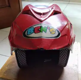 Helm Anak 8 Tahun Merah Rawamangun