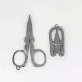 Gunting lipat kecil