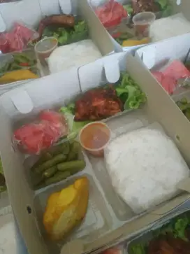 Nasi box ayam kecap catering