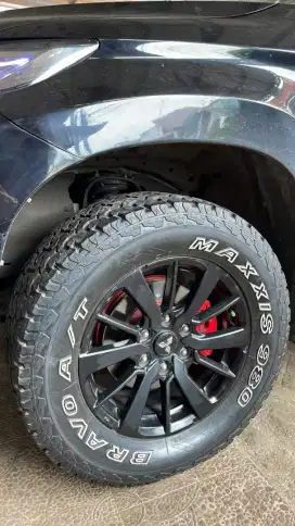 Ban+plek pajero 2018 Ori 4pcs