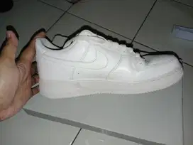 Nike Air Force 1 Triple White