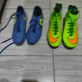 Barang kali ada yang minat sepatu futsal sama sepetu bola nya