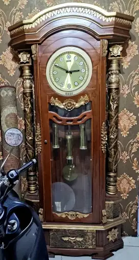 Jam hias jati jepara