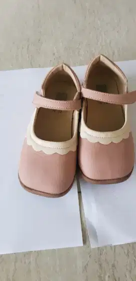 Sepatu anak cewek pink