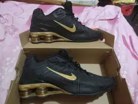 sepatu Nike Air Shox no 45 new dus