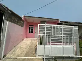 Dijual rumah pink perumahan tigaraksa