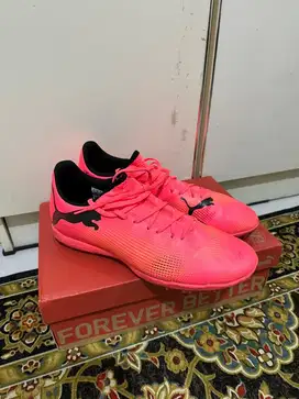 Sepatu Bola Puma Future 7 Play TT